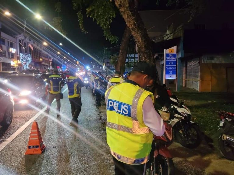 Pamer nombor kenderaan lain elak ditarik bawa padah 8
